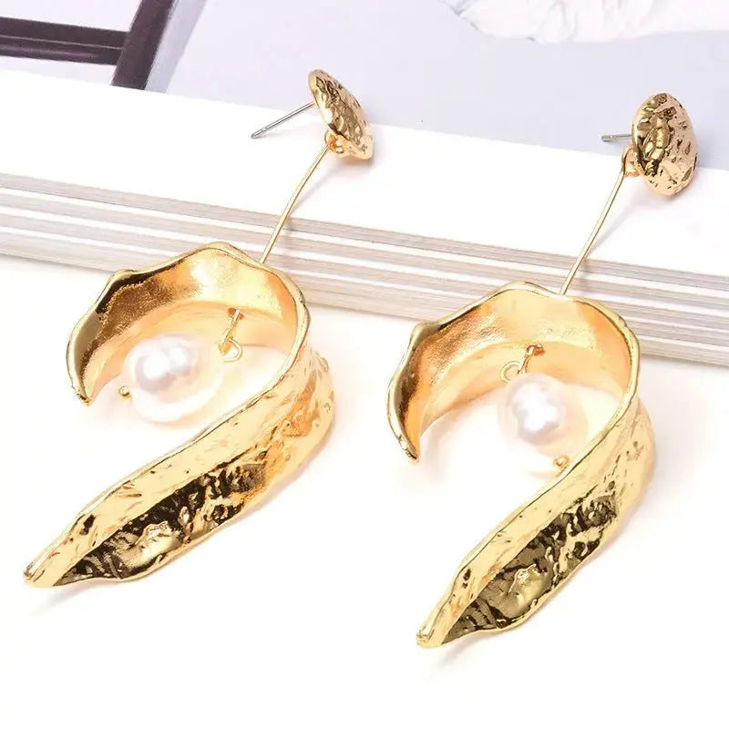 Ladies Fashion Earrings Heart Pearl Metal Jewelry - FluxDigital