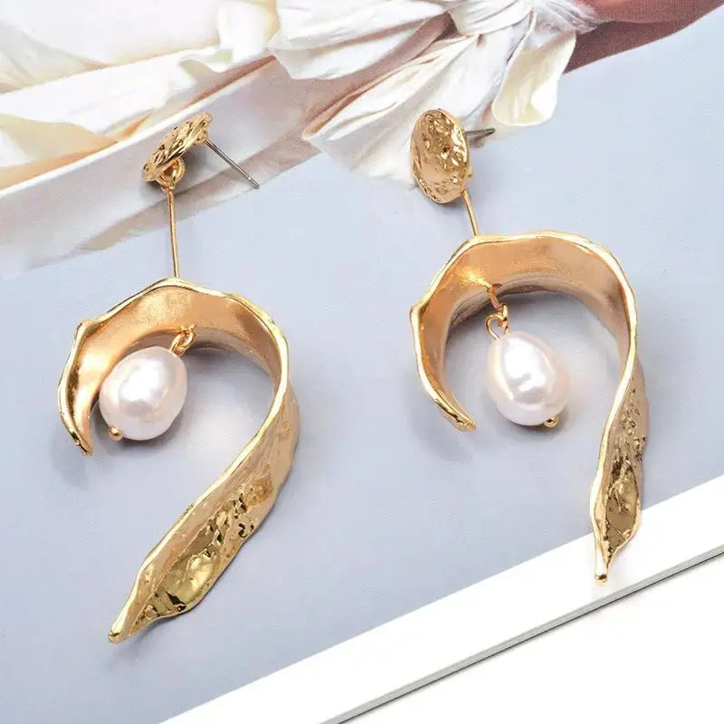 Ladies Fashion Earrings Heart Pearl Metal Jewelry - FluxDigital