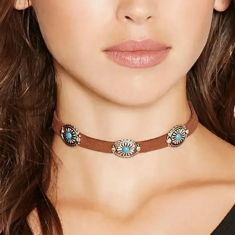 Fashion Jewelry Bohemian Retro Simple Metal Flower Plate Turquoise Necklace - FluxDigital