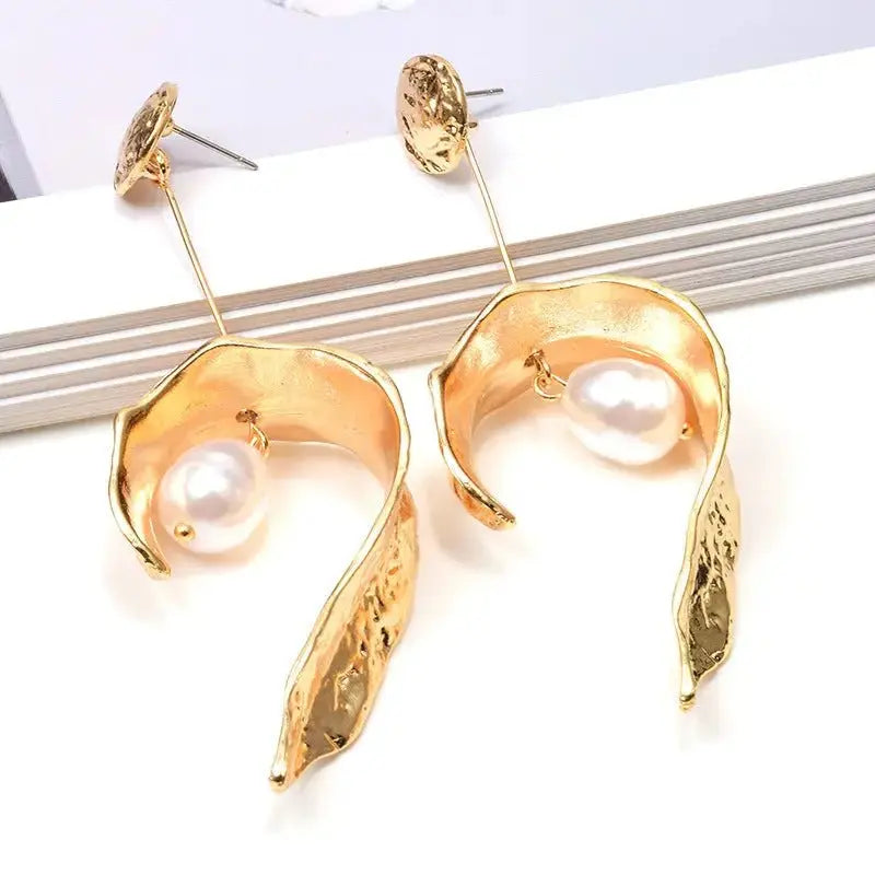 Ladies Fashion Earrings Heart Pearl Metal Jewelry - FluxDigital