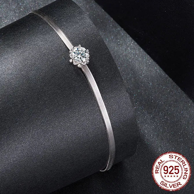 Send girlfriend flower bracelet and Valentine's Day jewelry - FluxDigital